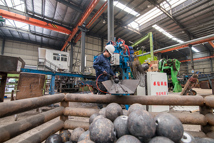 宣威网架配件-螺栓球加工车间